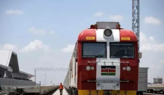 Cómo llegar a Diani Beach - Aventura en Kenia - Tren